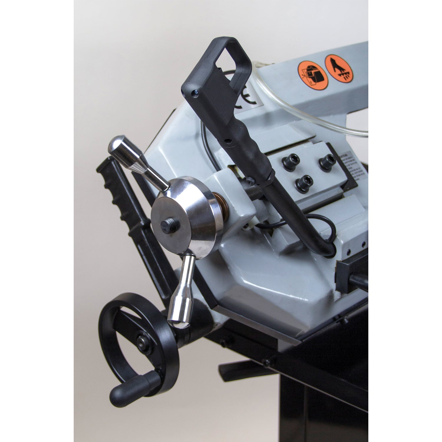 SIP 01520 Swivel Head Pull Down Metal Cutting Bandsaw 230v 8"