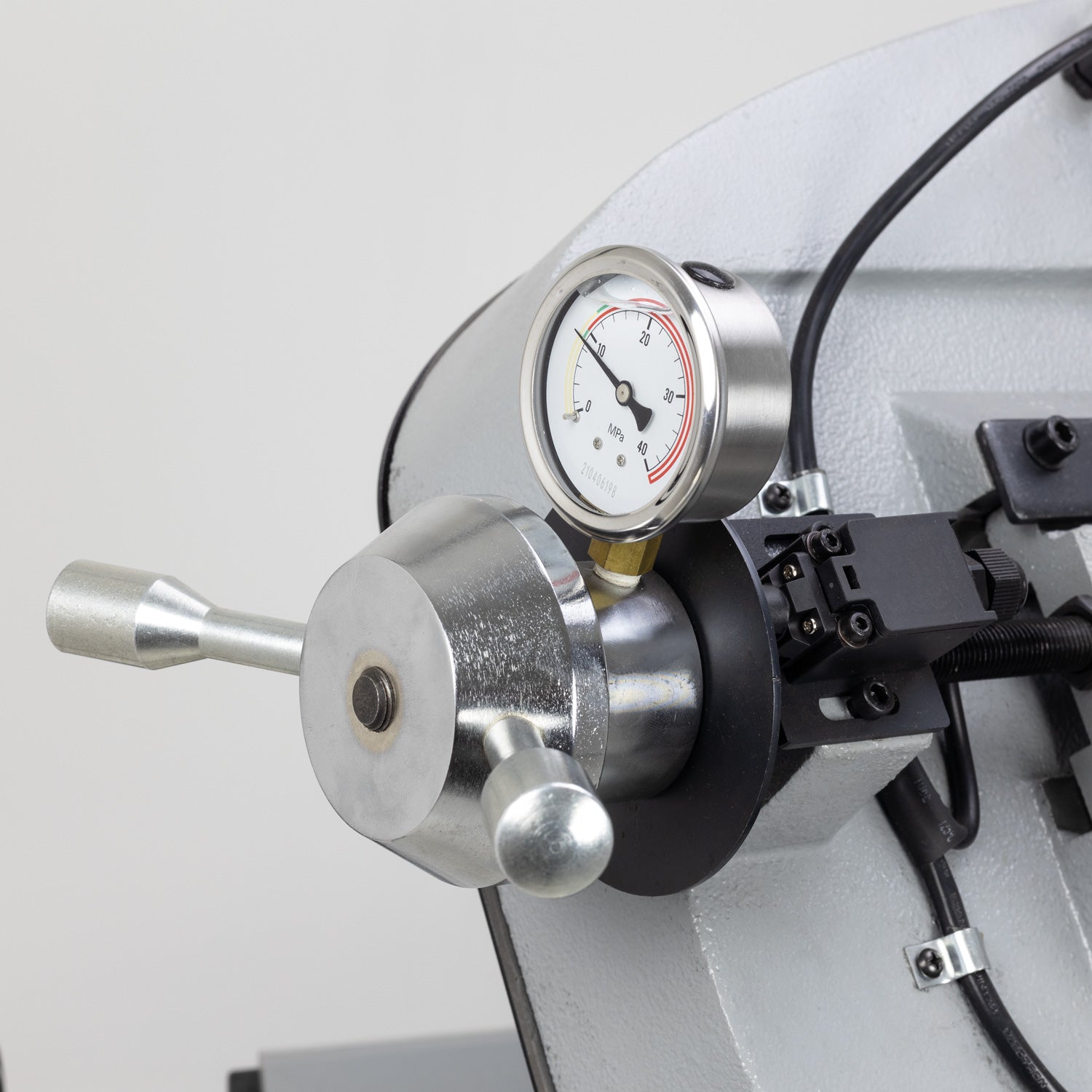 SIP 01530 15" Swivel Head Manual & Auto-Cut Metal Bandsaw