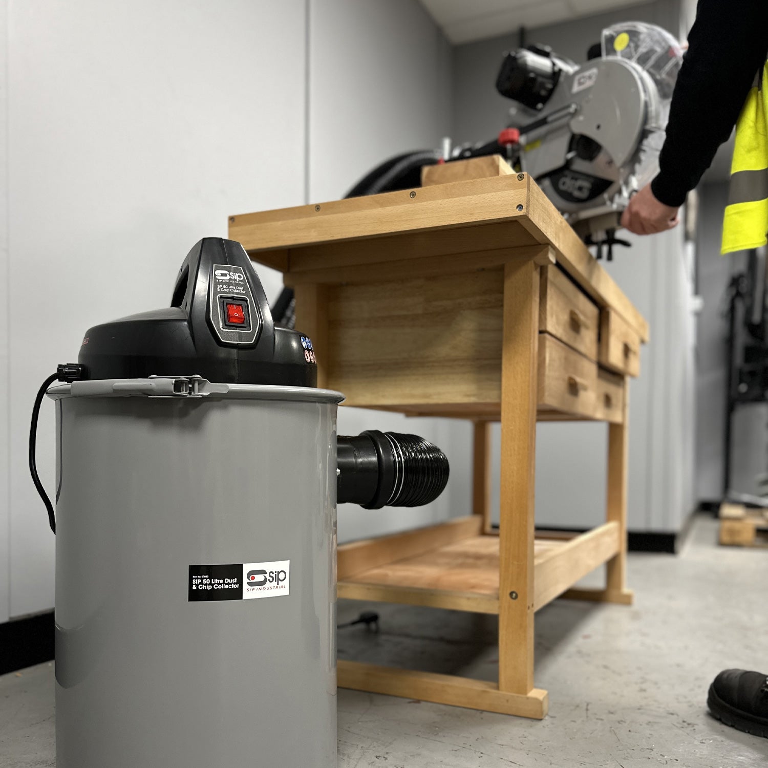 SIP 01923 Dust and Chip Extractor 230 Volt