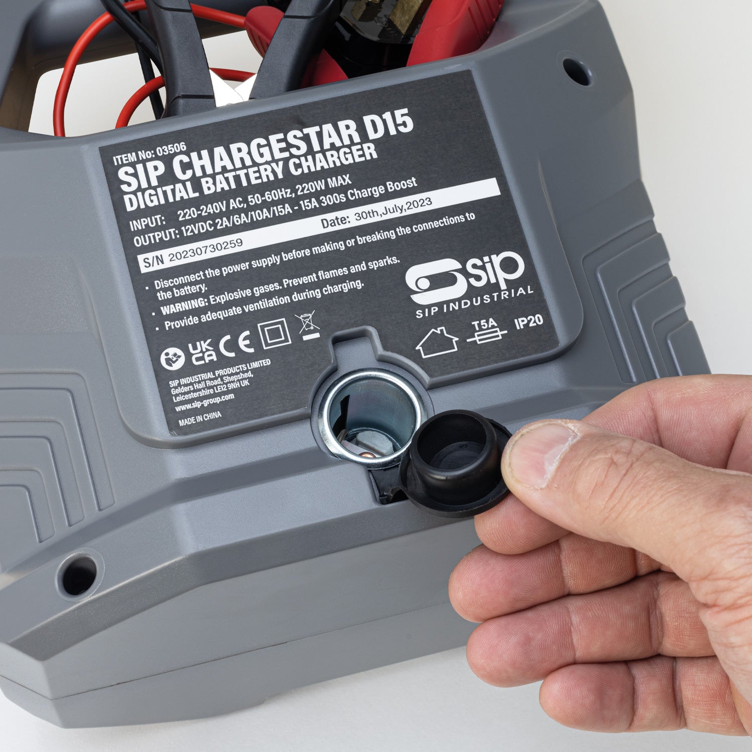 SIP 03506 CHARGESTAR D15 Digital Battery Charger