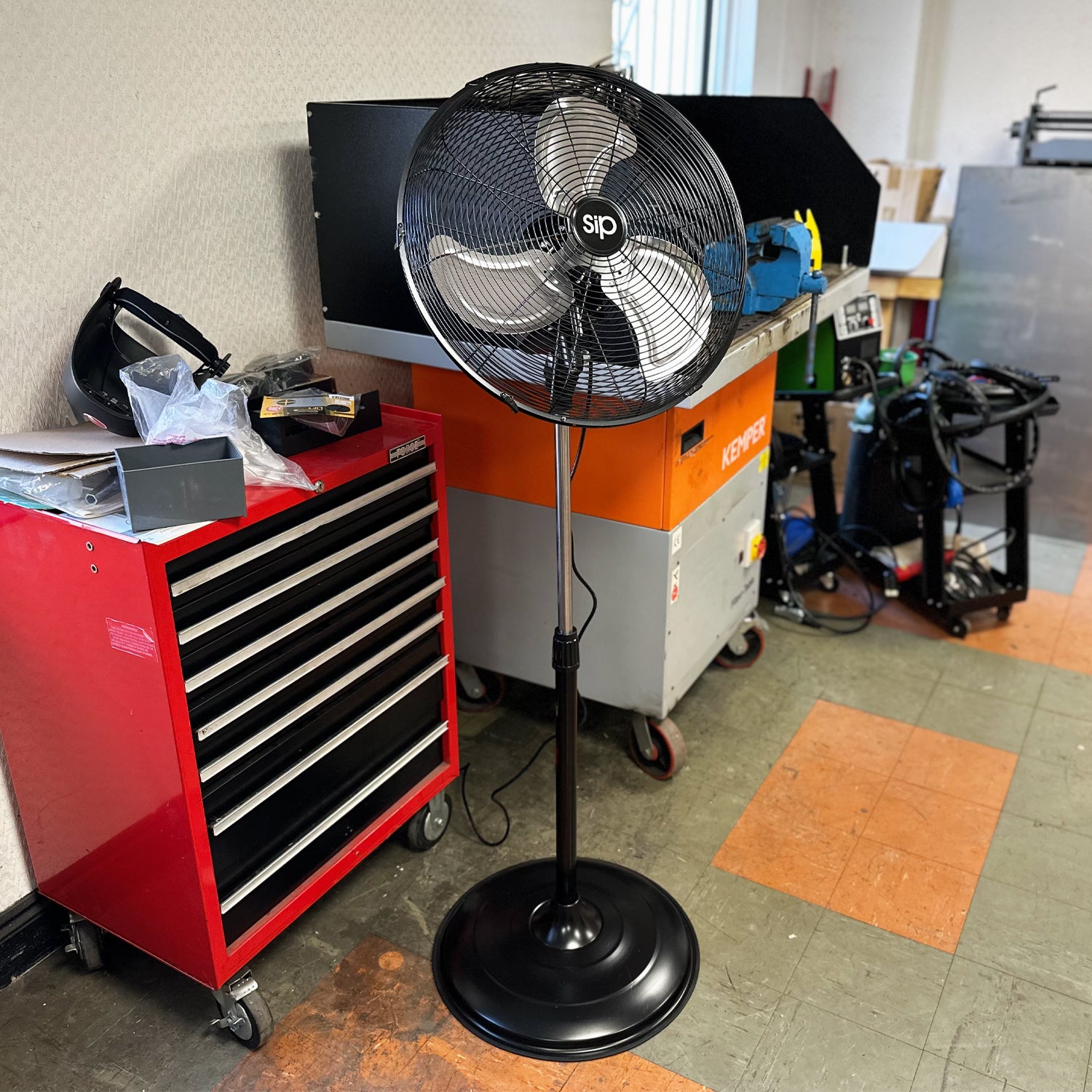 SIP 05633 18" Oscillating Pedestal Fan