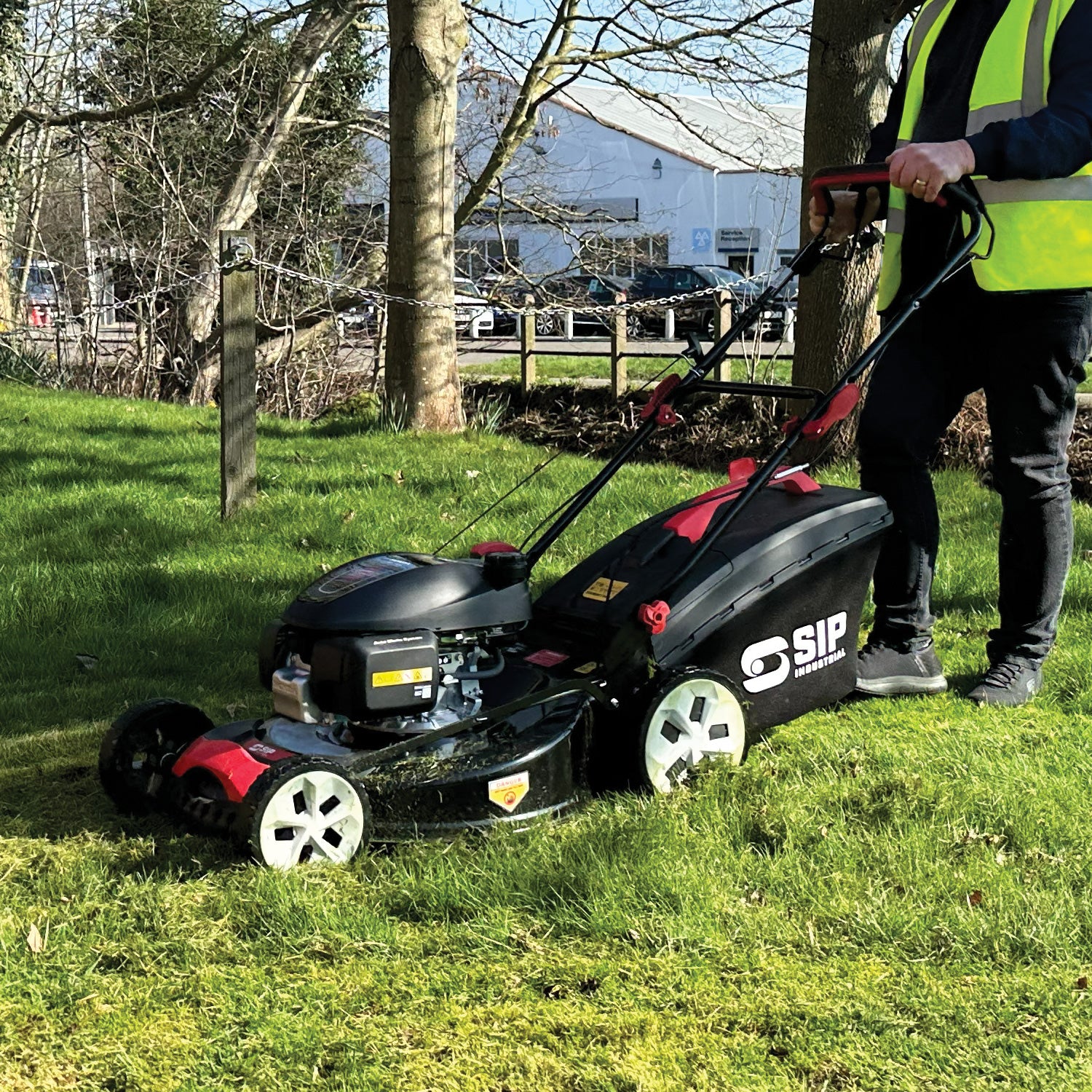 SIP 08228 Honda-Powered 56cm Petrol Lawnmower