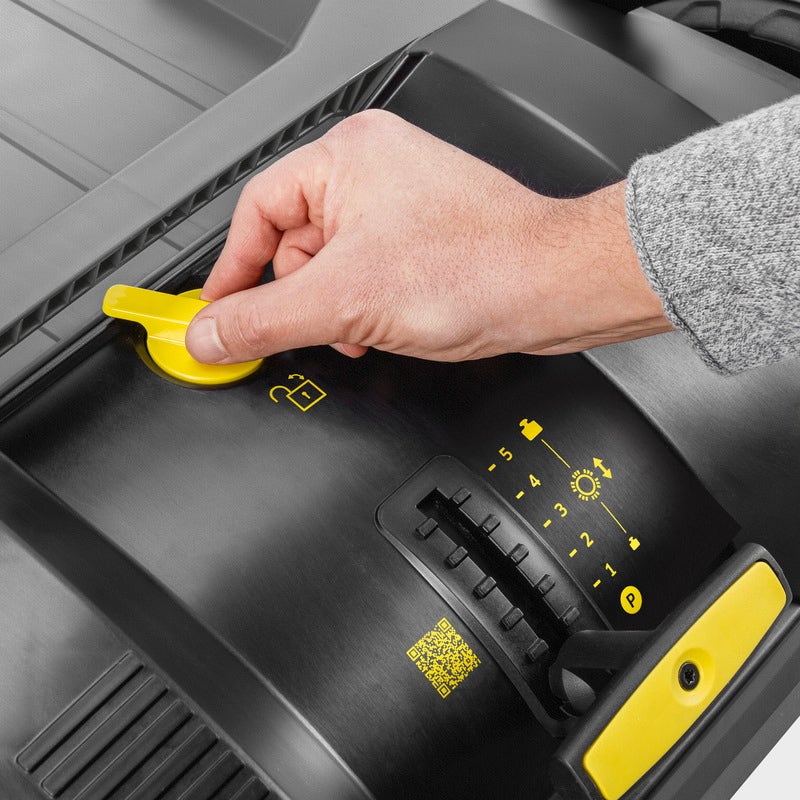 Karcher KM 70/20 C Push Sweeper
