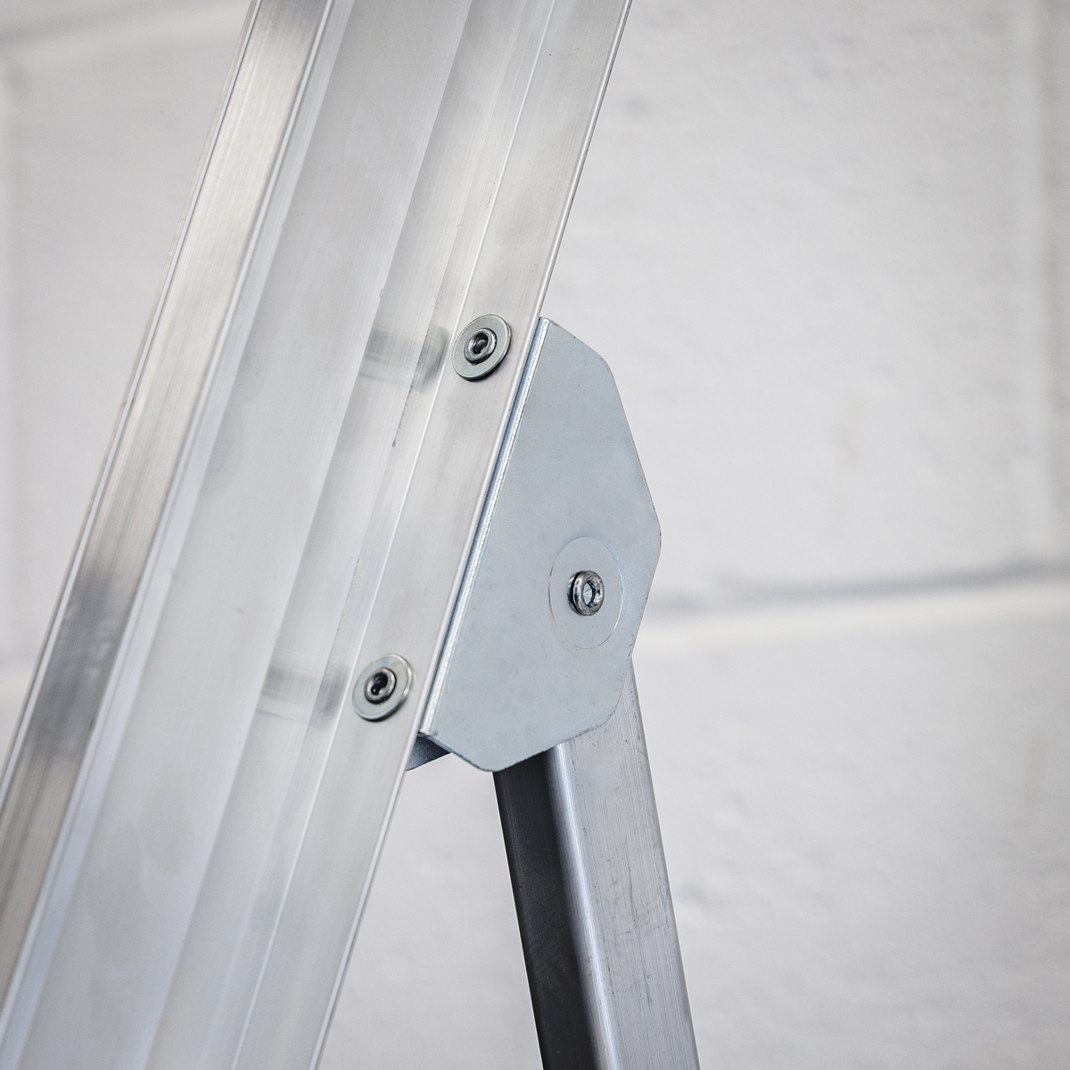 Sealey AXL6 Industrial Step Ladder 6-Tread Aluminium - EN 131
