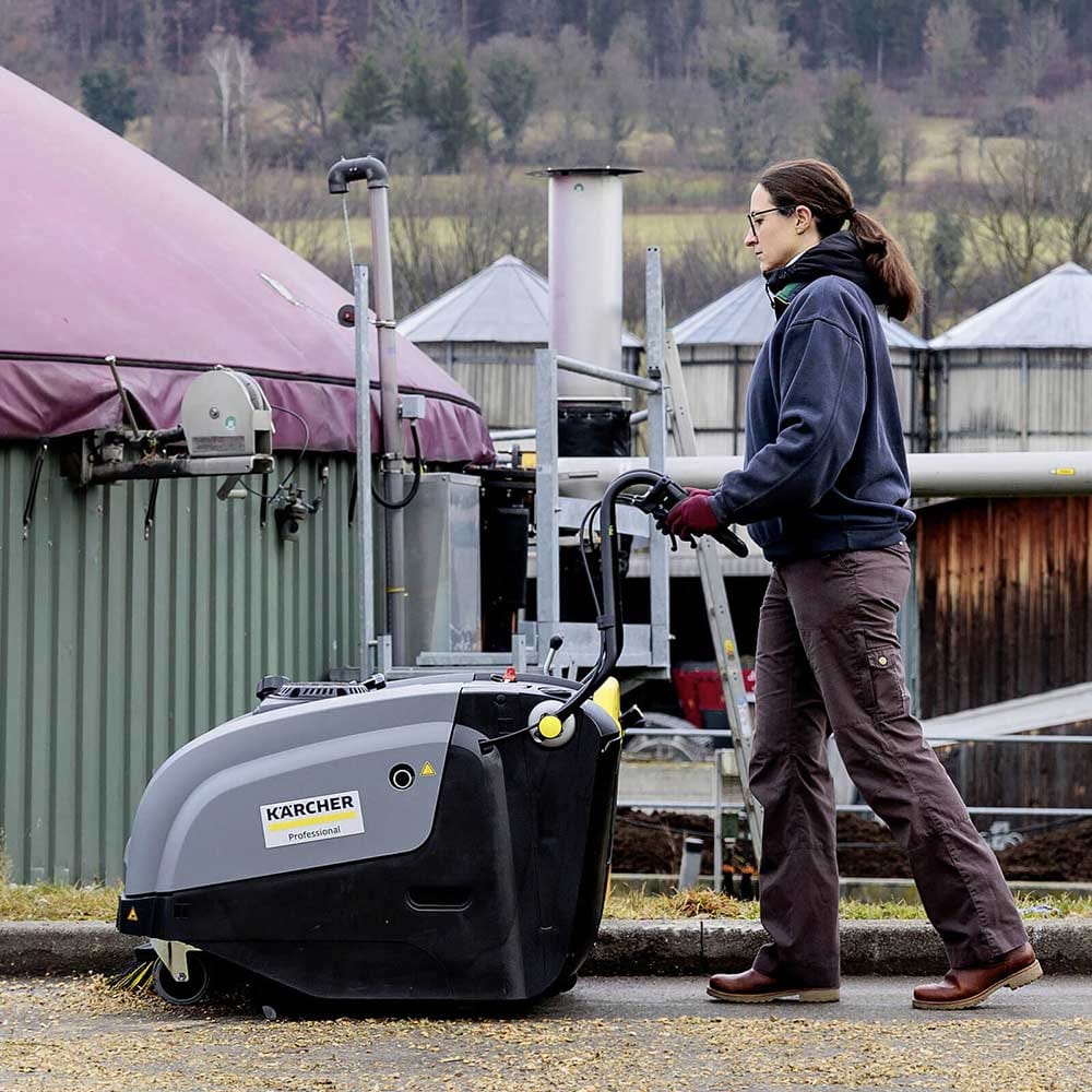 Karcher KM 75/40 W G Petrol Sweeper