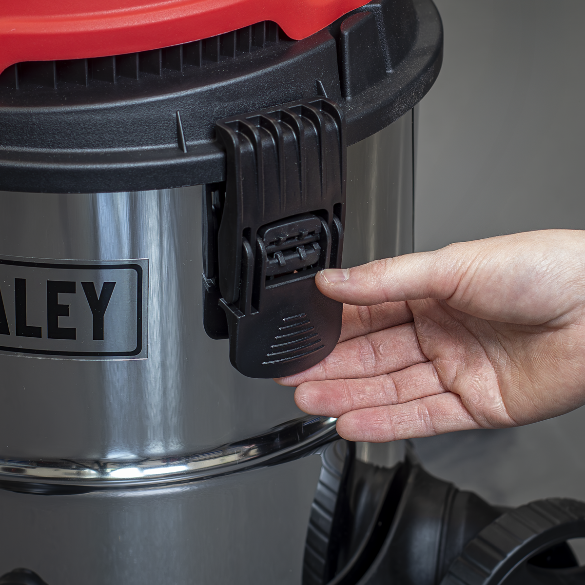 Sealey PC200SDAUTO 20L Industrial Vacuum Cleaner Wet & Dry with Stainless Steel Drum & Auto Start 1400W/230V