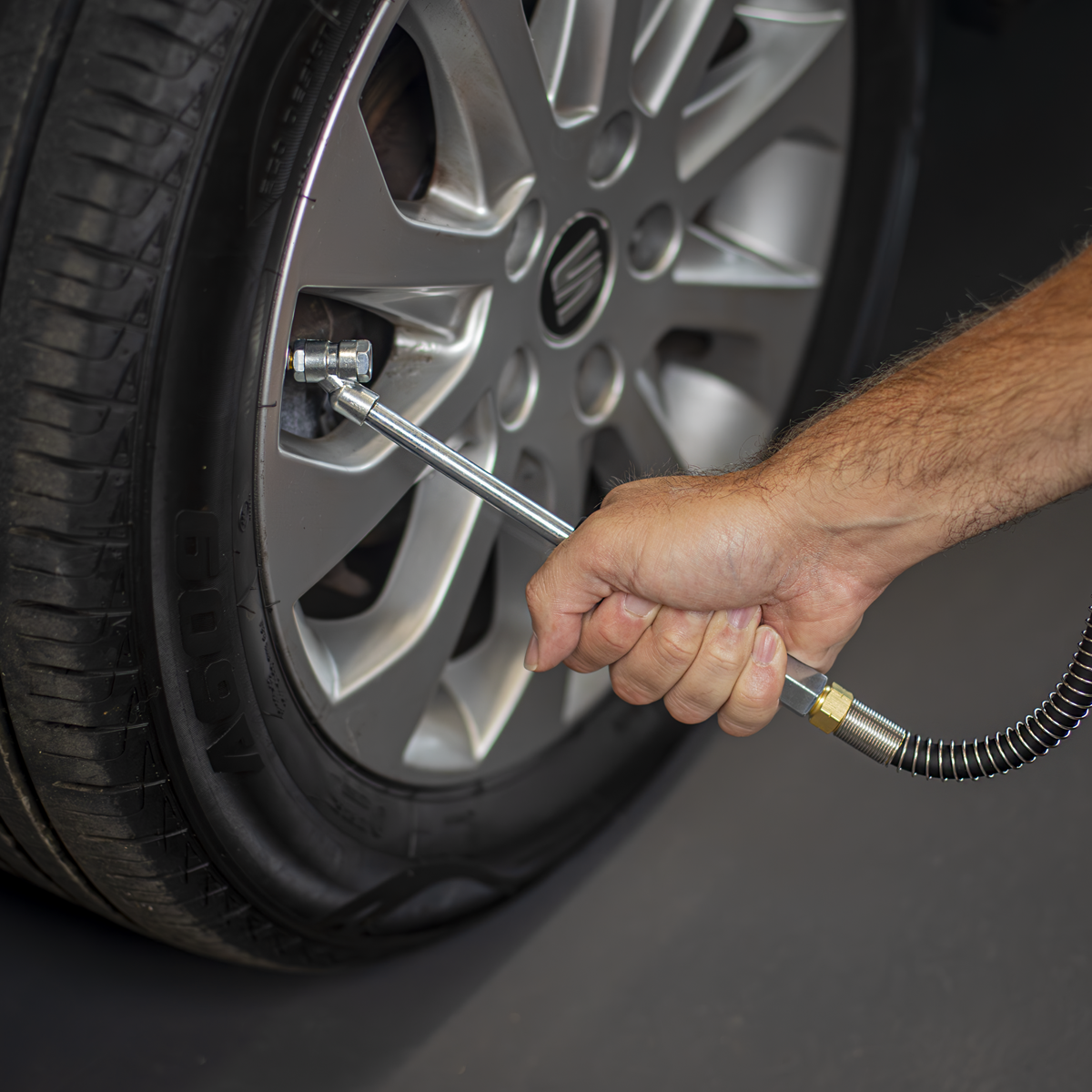 Sealey SA371 Tyre Inflator 0.5m Hose with Twin Push-On Connector