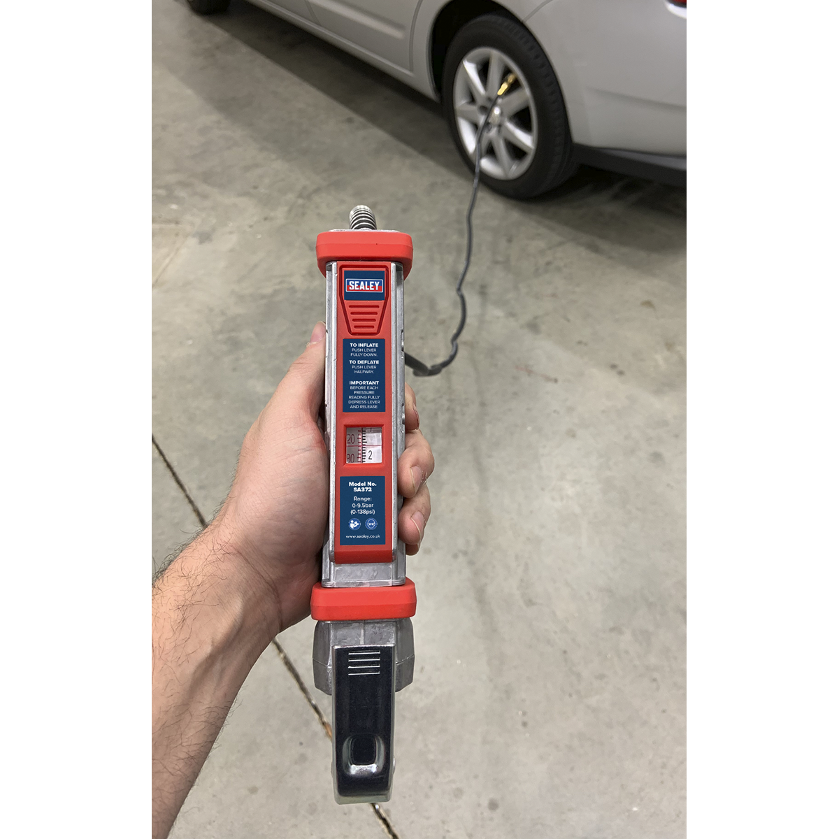 Sealey SA372 Tyre Inflator 2.7m Hose with Clip-On Connector
