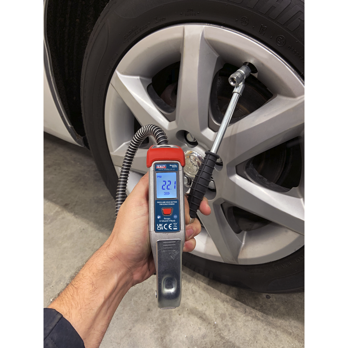 Sealey SA374 Digital Tyre Inflator 0.5m Hose with Twin Push-On Connector