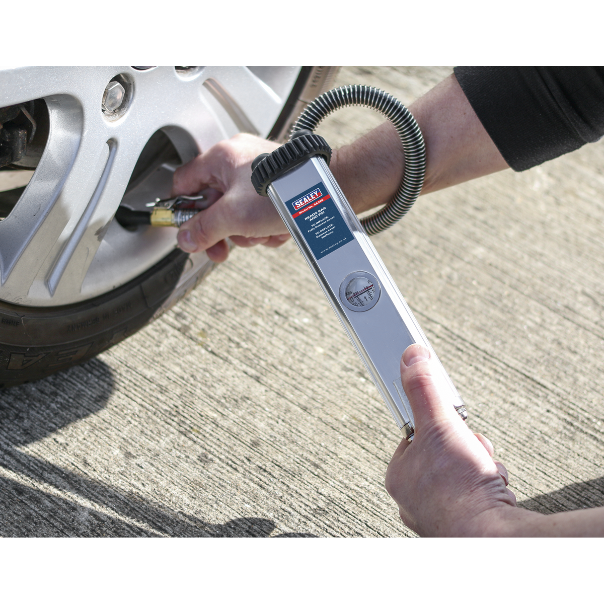 Sealey SA395 Tyre Inflator with Clip-On Connector
