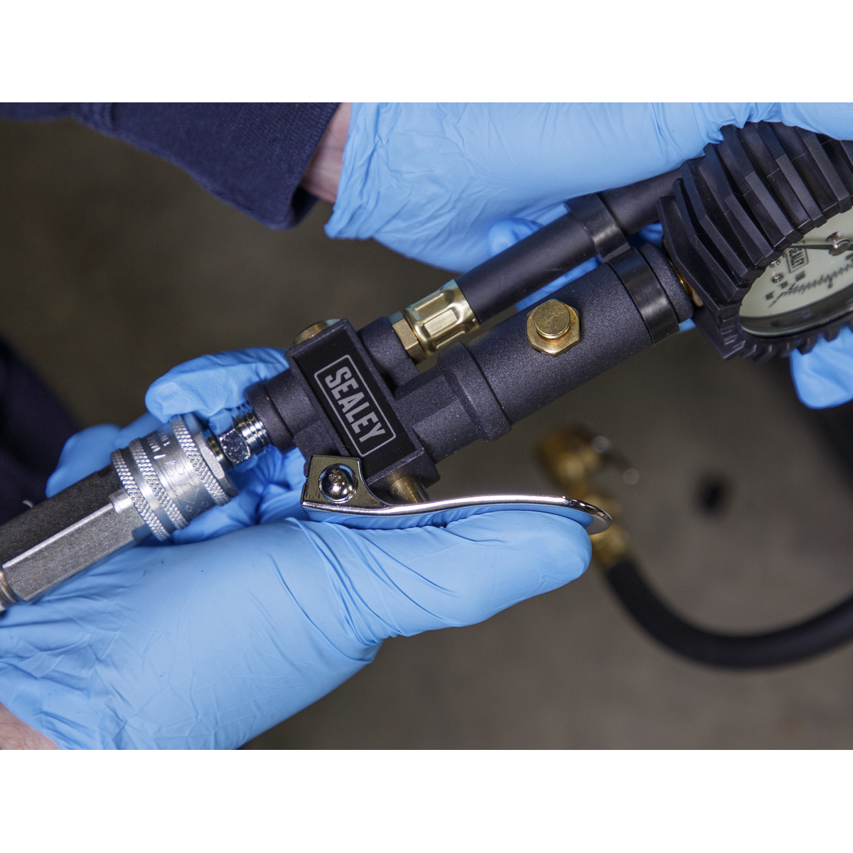 Sealey SA399 Tyre Inflator with Clip-On Connector