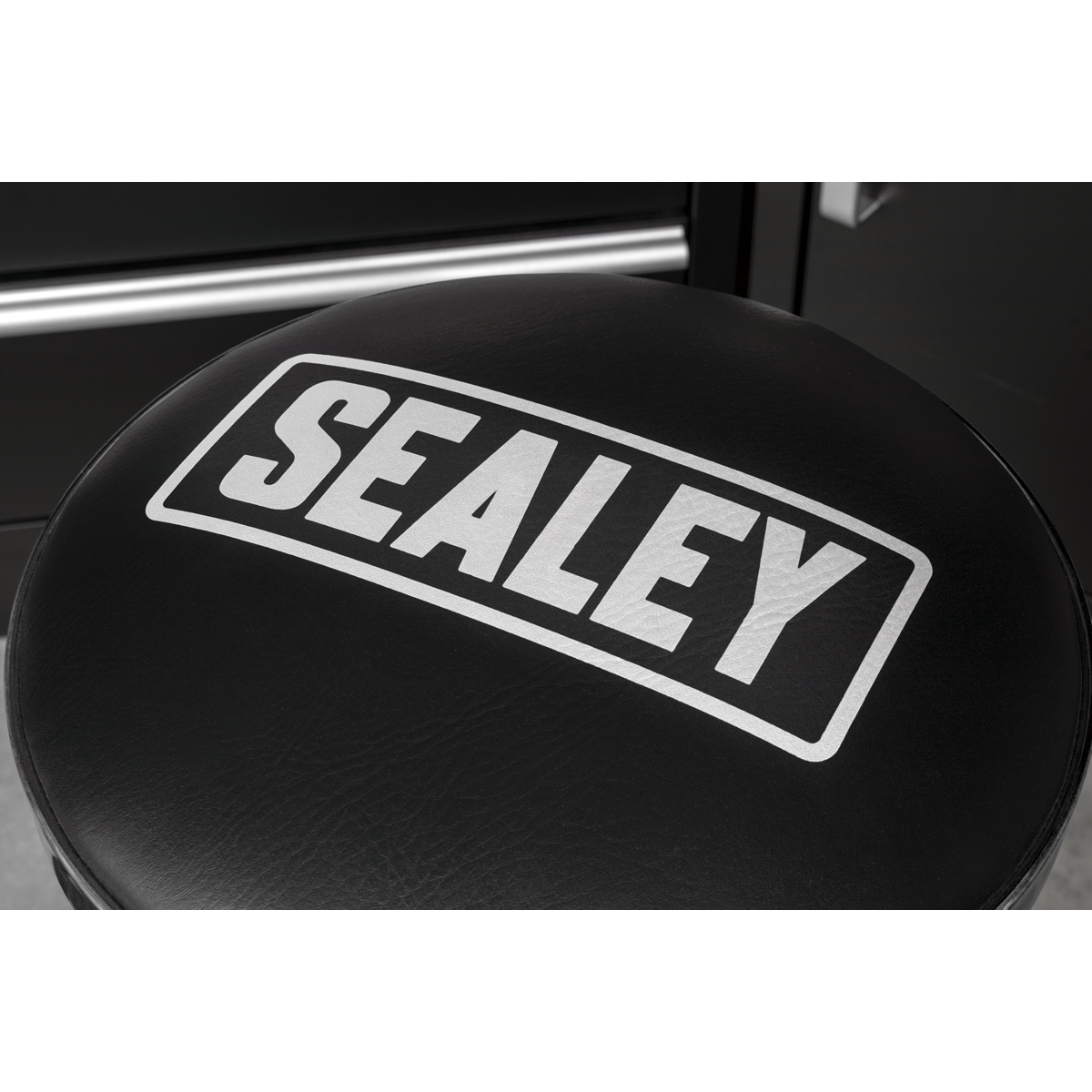Sealey SCR17 Workshop Stool Heavy-Duty Pneumatic with Adjustable Height Swivel Seat