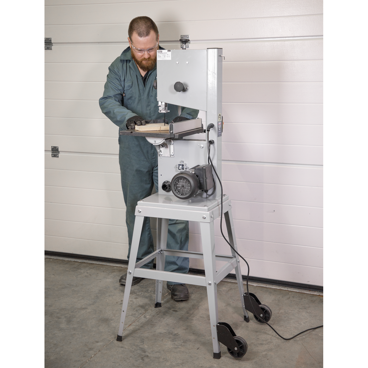Sealey SM1304 Professional Bandsaw 245mm