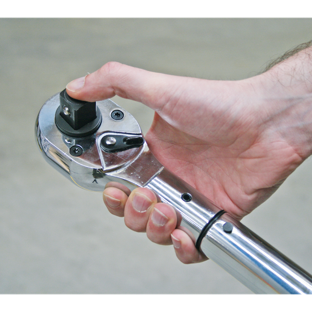 Sealey STW601 Torque Wrench 3/4"Sq Drive 237-983Nm(150-750lb.ft) Push-Through Calibrated