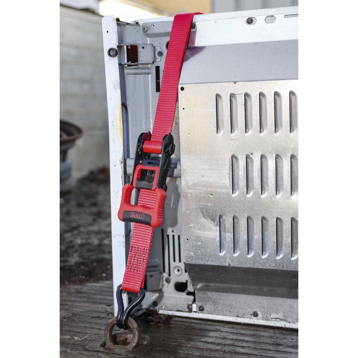 Sealey TD41248JD Ratchet Tie Down 32mm x 4.9m Polyester Webbing with J-Hooks 1200kg Breaking Strength - 1 Pair