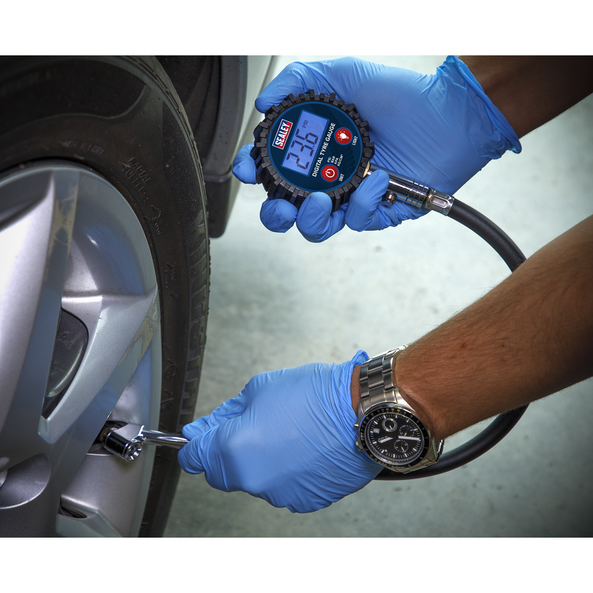Sealey TST003 Digital Tyre Pressure Gauge with Twin Push-On Connector