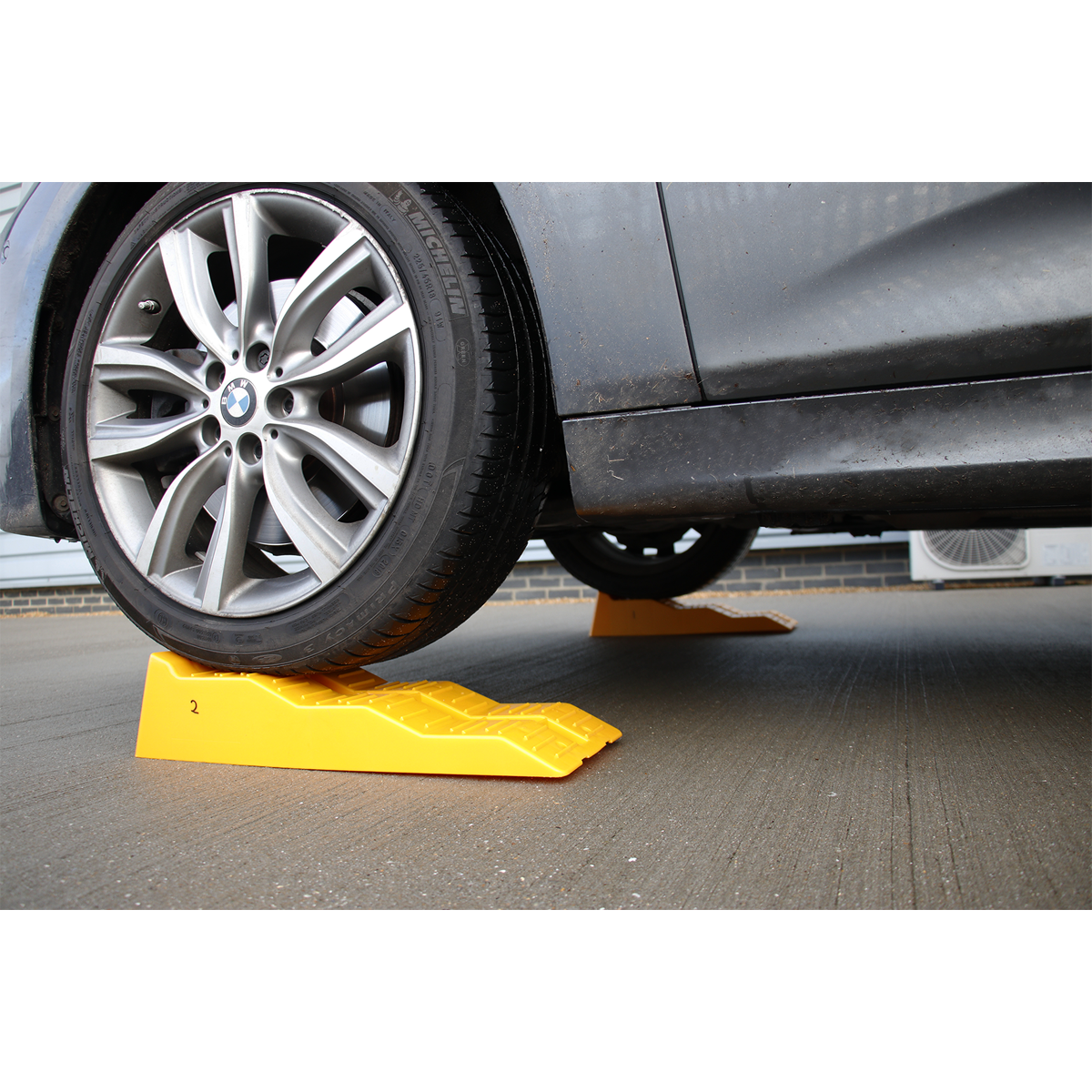 Sealey WL301 Levelling Ramps - 3-Stage 2.5tonne Capacity per Ramp 5tonne Capacity per Pair