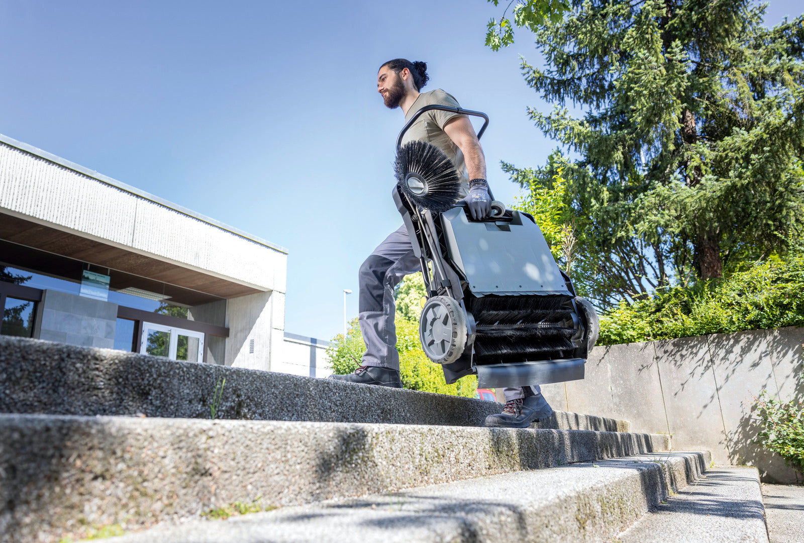 Karcher KM 70/15C Classic Push Sweeper